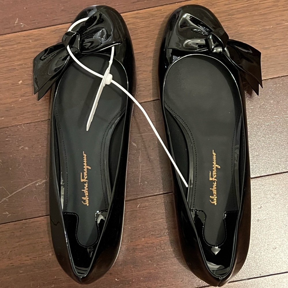 Ferragamo brand new flats size 37